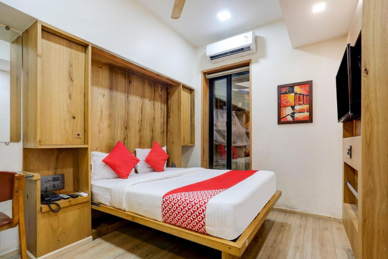 Oyo 81549 Hotel Elegance Nx Mumbai Exterior foto